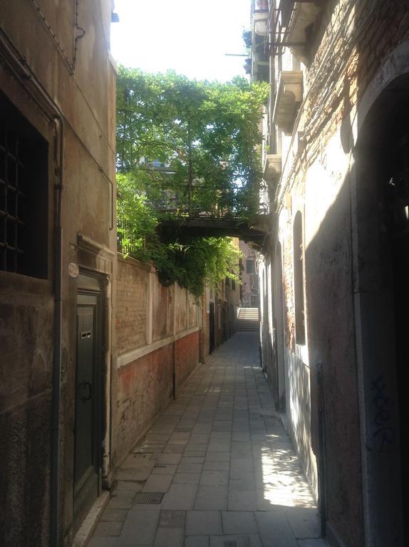 Ca Dei Libri Apartment Venesia Bagian luar foto