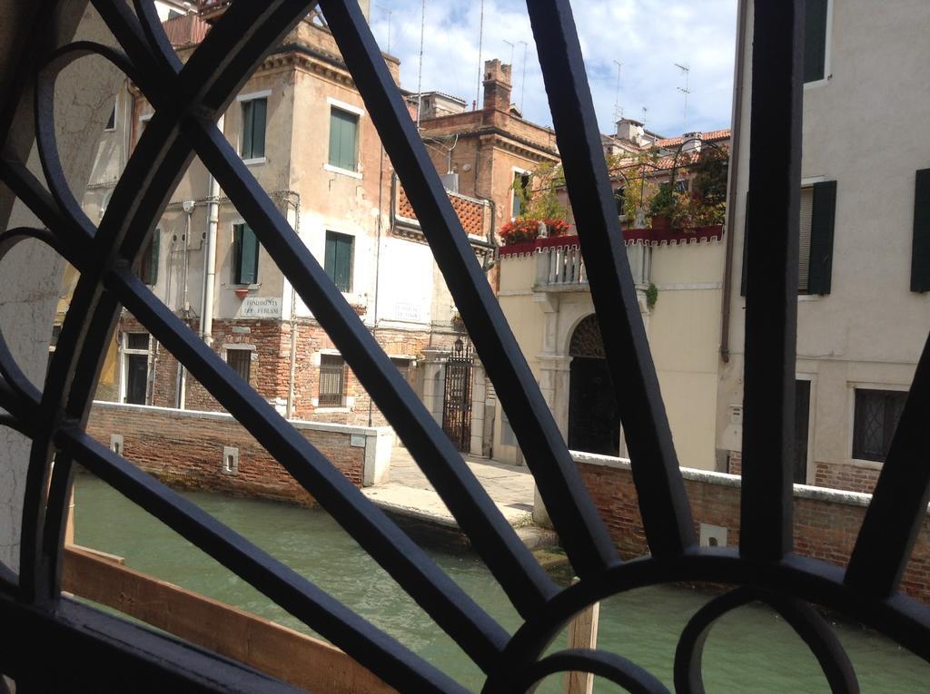 Ca Dei Libri Apartment Venesia Bagian luar foto