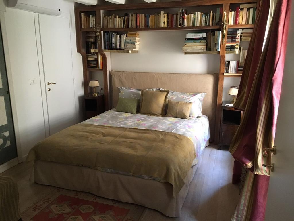 Ca Dei Libri Apartment Venesia Bagian luar foto