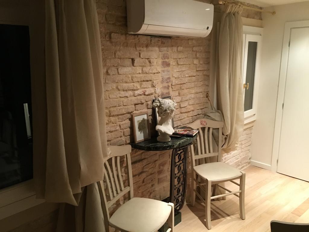 Ca Dei Libri Apartment Venesia Bagian luar foto