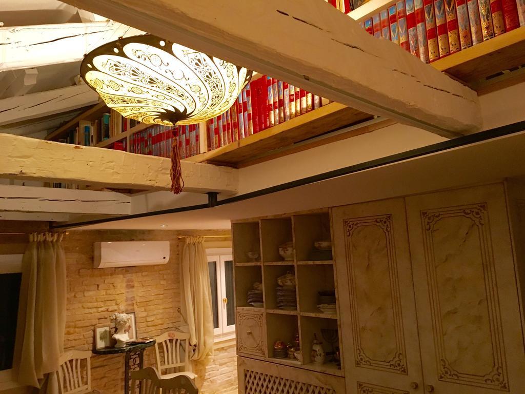 Ca Dei Libri Apartment Venesia Bagian luar foto